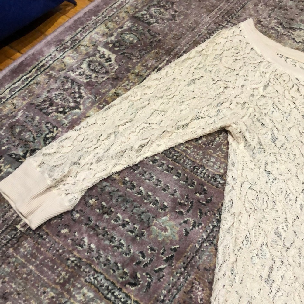 EXPRESS LACE BLOUSE - Picture 2 of 4